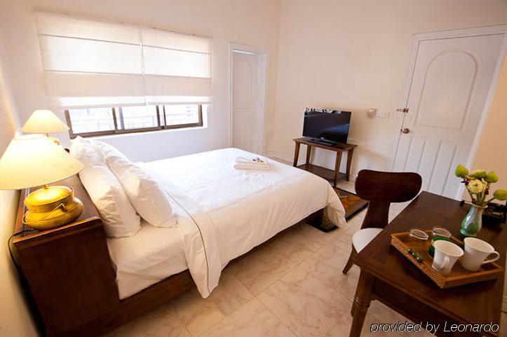 Jasmin Monument Hotel Phnom-Penh Buitenkant foto