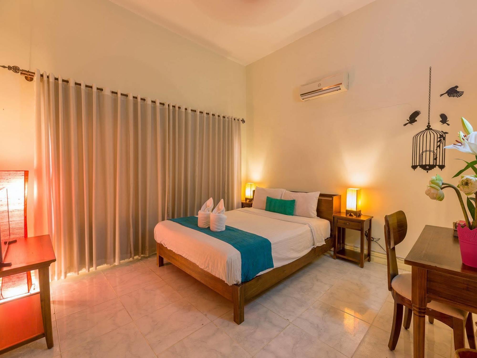 Jasmin Monument Hotel Phnom-Penh Buitenkant foto